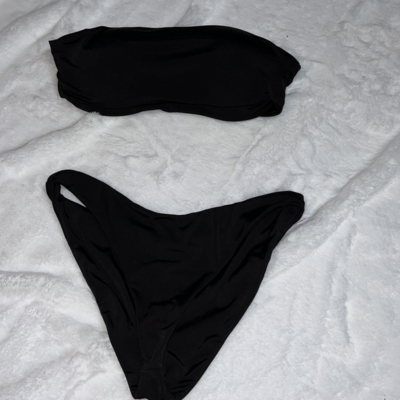 Naked wardrobe 3 piece bikini set - Picture 4 of 5